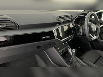 Used Audi Q3 2024 for sale - 76154679: Photo 2
