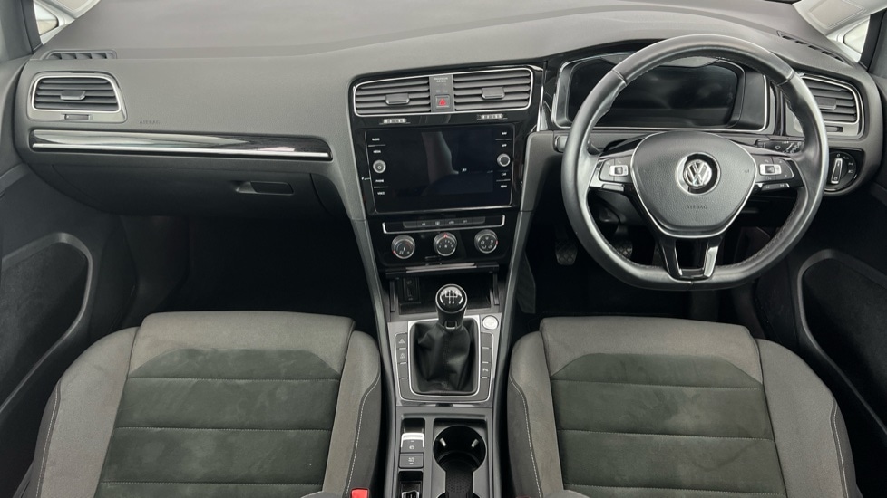 Used Volkswagen Golf 2017 for sale - 76191158: Photo 11