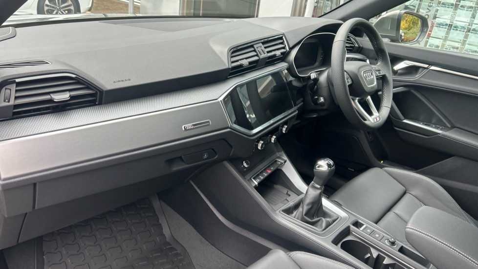 Used Audi Q3 2025 for sale - 76942966: Photo 2