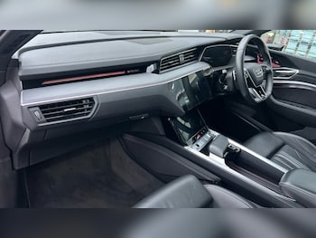 Used Audi Q8 2023 for sale - 76452159: Photo