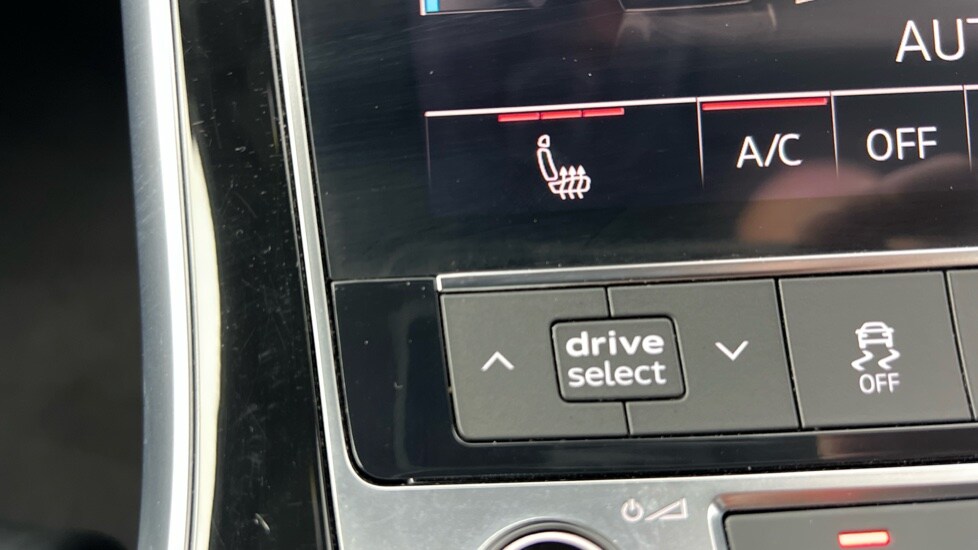 Used Audi Q7 2021 for sale - 77021836: Photo 48