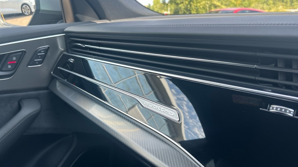 Used Audi RS Q8 2025 for sale - 76873672: Photo 16