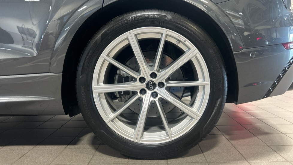 Used Audi RS Q8 2025 for sale - 76873672: Photo 21