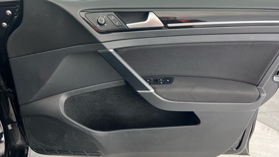 Used Volkswagen Golf 2017 for sale - 76709609: Photo 28