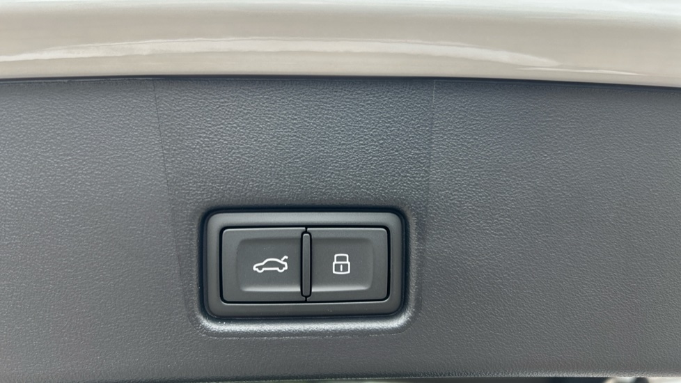 Used Audi Q4 e-tron 2025 for sale - 76519328: Photo 42