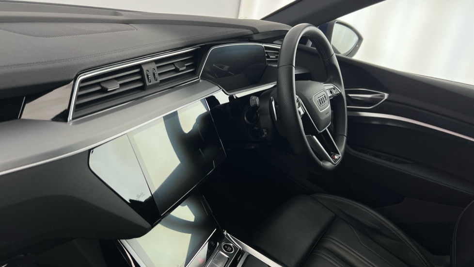 Used Audi e-tron 2022 for sale - 76191098: Photo 2