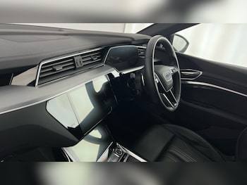 Used Audi e-tron 2022 for sale - 76191098: Photo 2