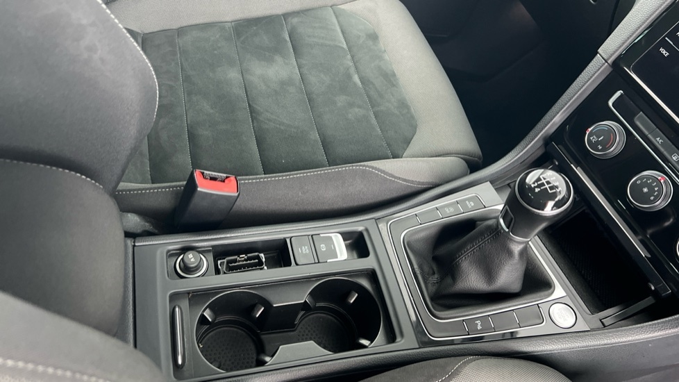 Used Volkswagen Golf 2017 for sale - 76523519: Photo 26