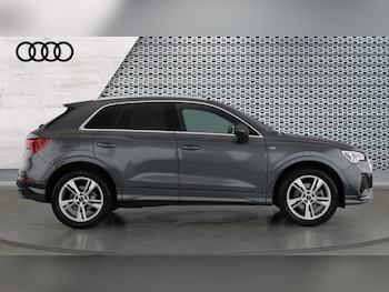 Used Audi Q3 2023 for sale - 75438554: Photo