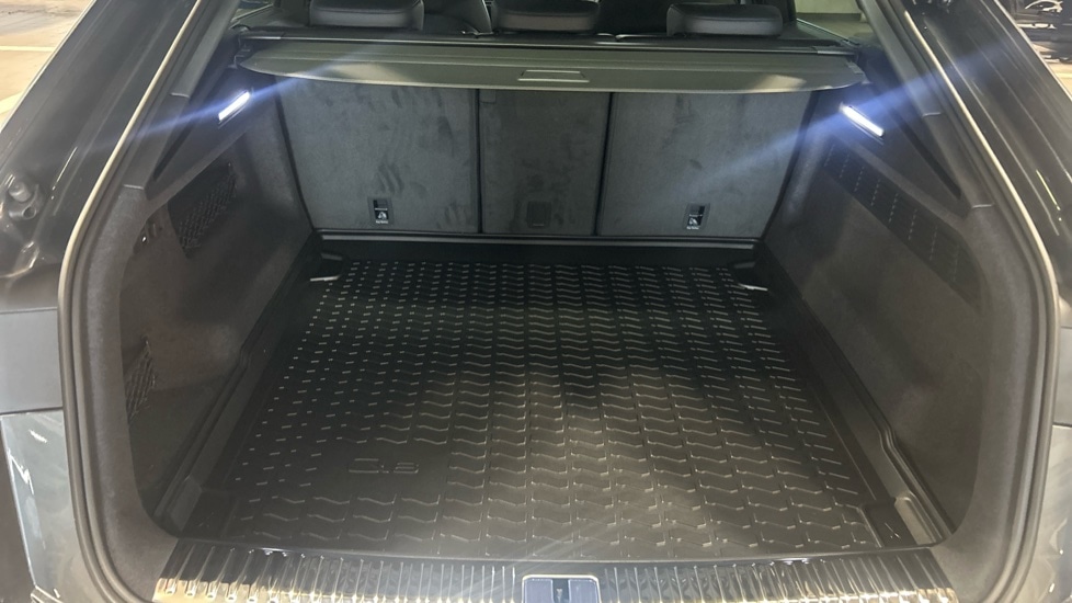 Used Audi RS Q8 2025 for sale - 76942969: Photo 18