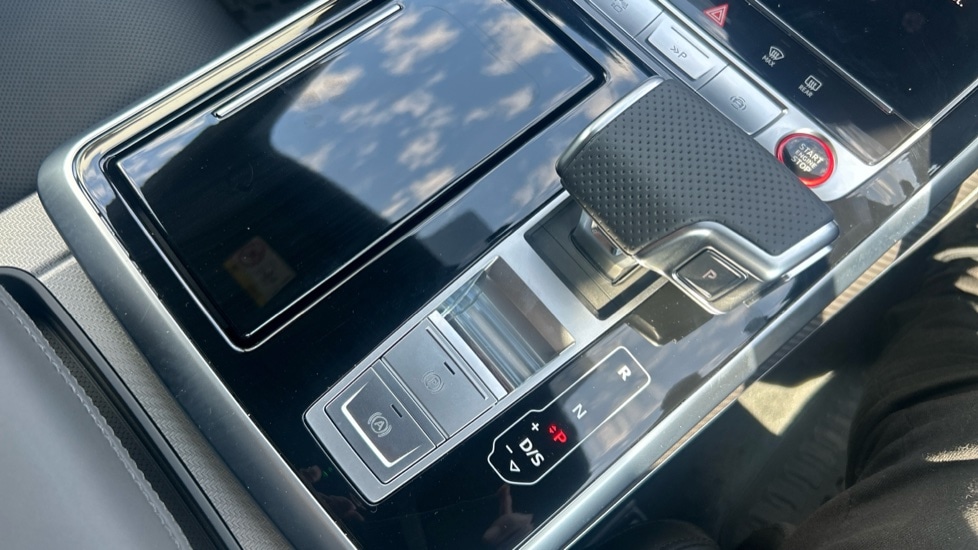 Used Audi RS Q8 2025 for sale - 76942969: Photo 19