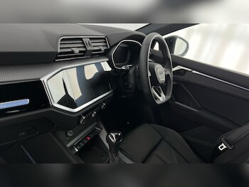 Used Audi Q3 2025 for sale - 76937543: Photo