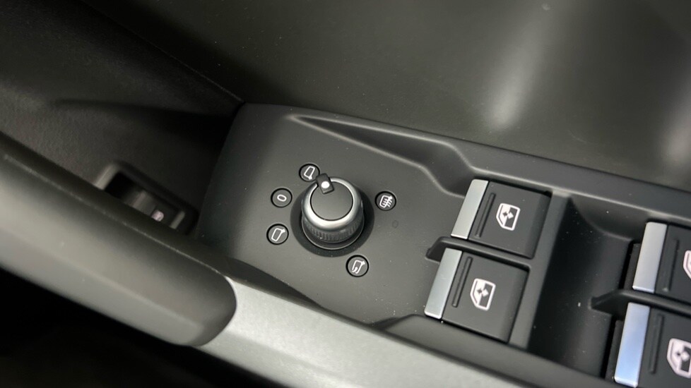 Used Audi Q3 2025 for sale - 76937543: Photo 40