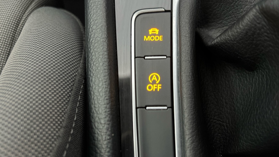 Used Volkswagen Golf 2017 for sale - 76635775: Photo 39