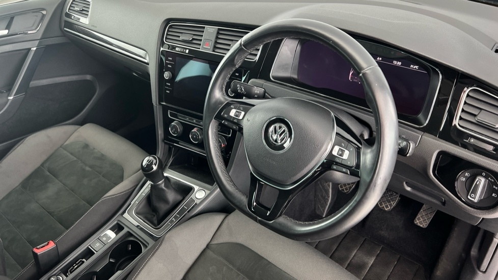 Used Volkswagen Golf 2017 for sale - 76635775: Photo 9