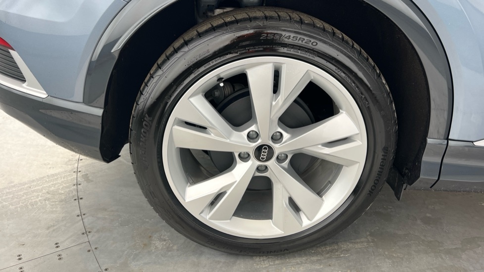 Used Audi Q4 e-tron 2025 for sale - 76552551: Photo 23