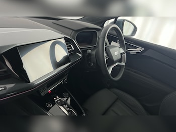 Used Audi Q4 e-tron 2025 for sale - 76552551: Photo