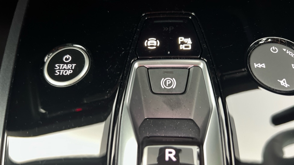 Used Audi Q4 e-tron 2025 for sale - 76552551: Photo 46