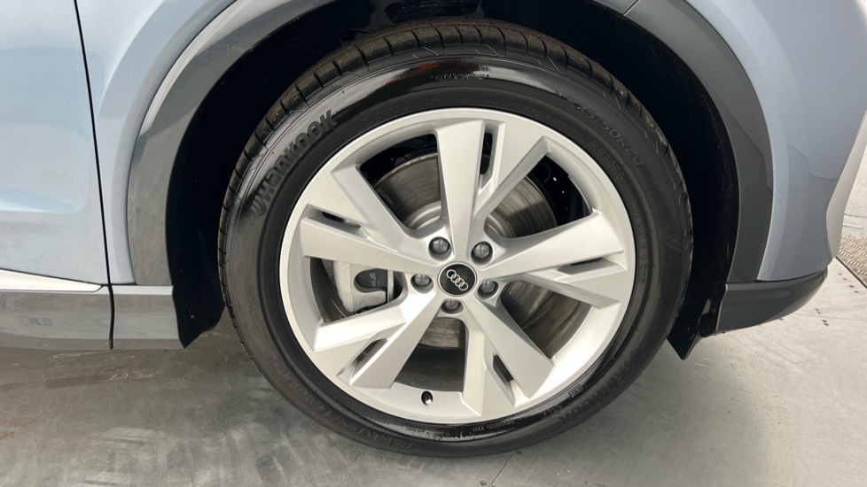 Used Audi Q4 e-tron 2025 for sale - 76552551: Photo 5