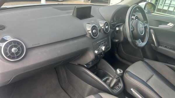 Used Audi A1 2017 for sale - 76161415: Photo 2