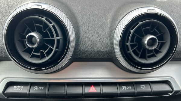 Used Audi Q2 2024 for sale - 76289776: Photo 16