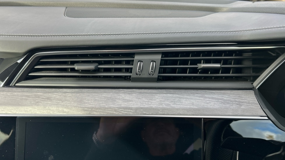 Used Audi e-tron 2021 for sale - 76731442: Photo 16