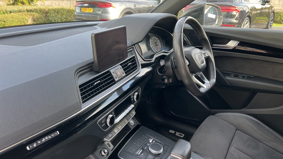 Used Audi Q5 2018 for sale - 76563860: Photo 2