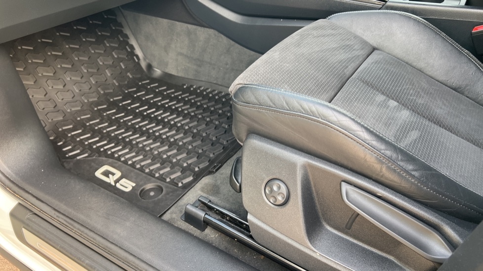 Used Audi Q5 2018 for sale - 76563860: Photo 30