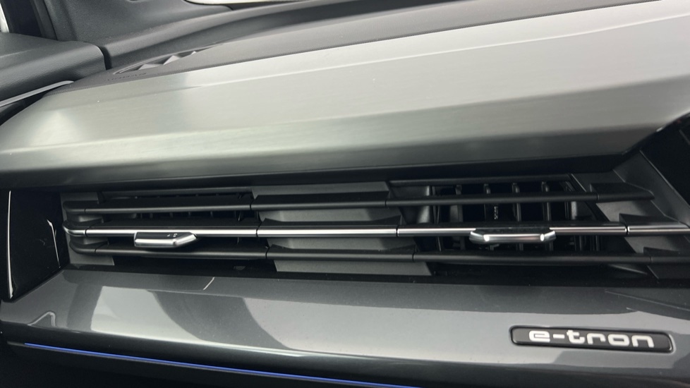 Used Audi Q4 e-tron 2024 for sale - 76731433: Photo 16