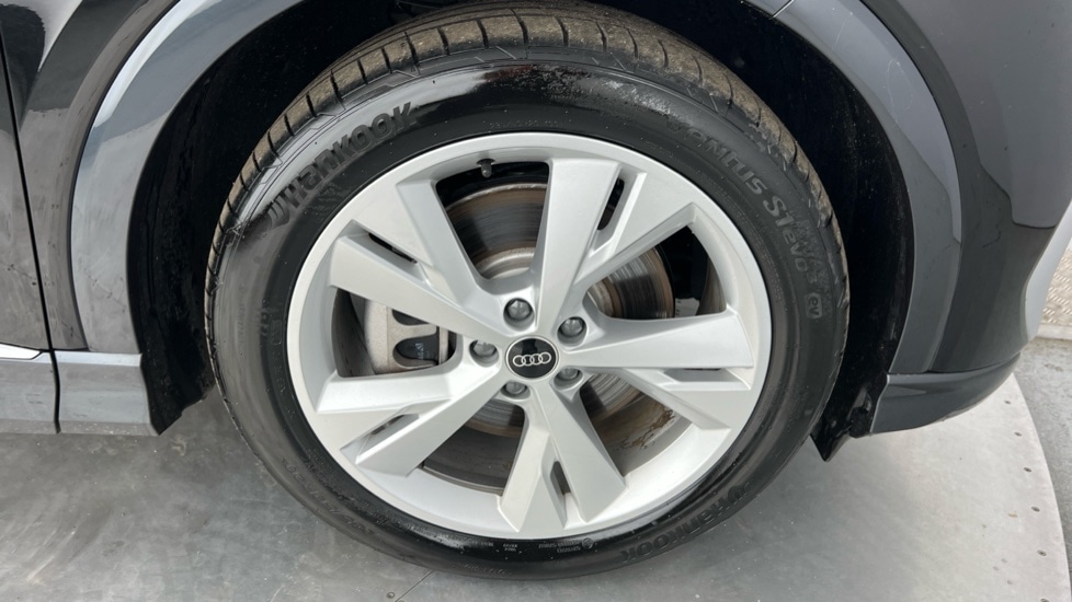 Used Audi Q4 e-tron 2024 for sale - 76731433: Photo 5