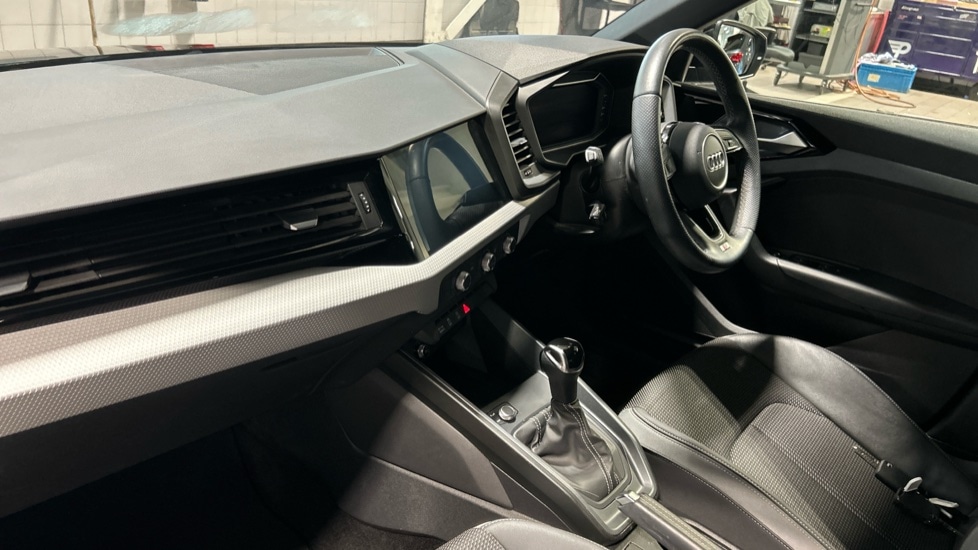 Used Audi A1 2021 for sale - 76022021: Photo 2
