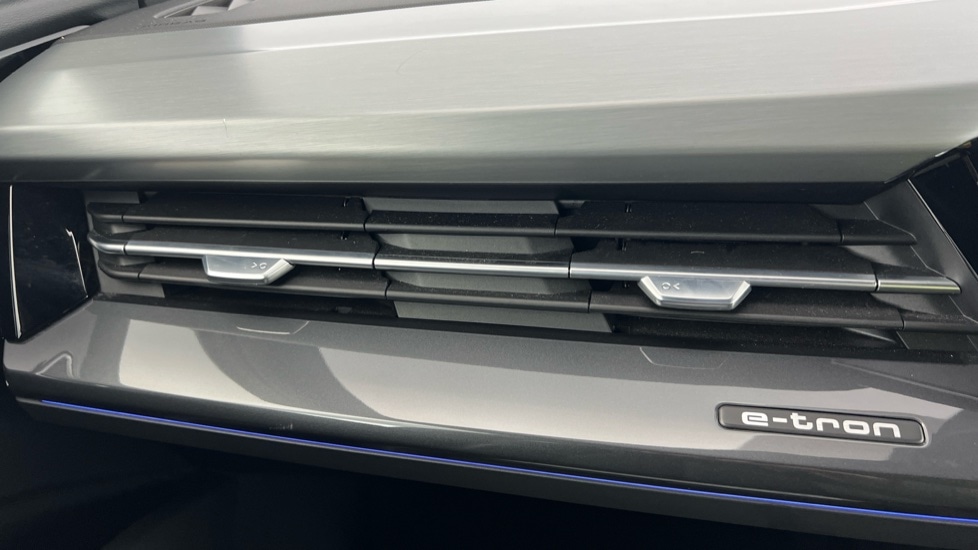 Used Audi Q4 e-tron 2021 for sale - 76487489: Photo 16