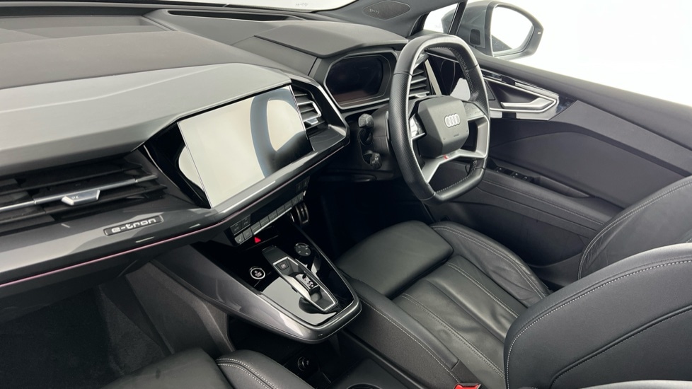Used Audi Q4 e-tron 2021 for sale - 76487489: Photo 2