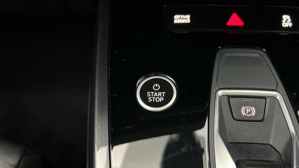 Used Audi Q4 e-tron 2021 for sale - 76487489: Photo 41