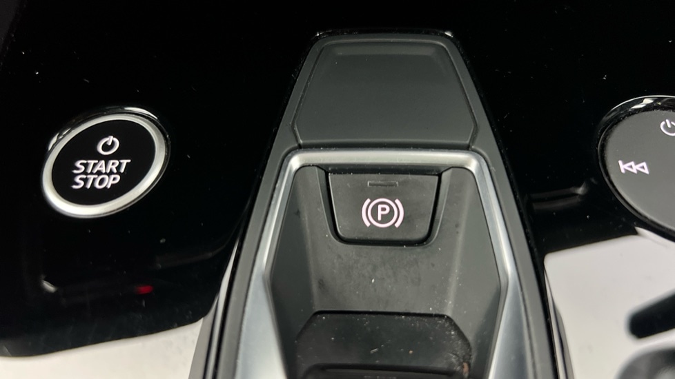 Used Audi Q4 e-tron 2021 for sale - 76487489: Photo 42