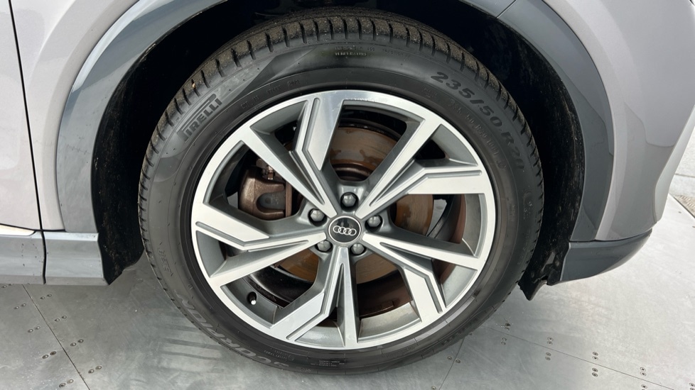 Used Audi Q4 e-tron 2021 for sale - 76487489: Photo 5