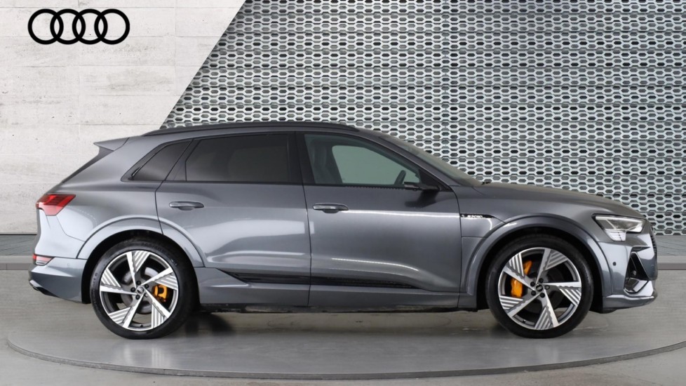 Used Audi e-tron 2021 for sale - 76731471: Photo 4