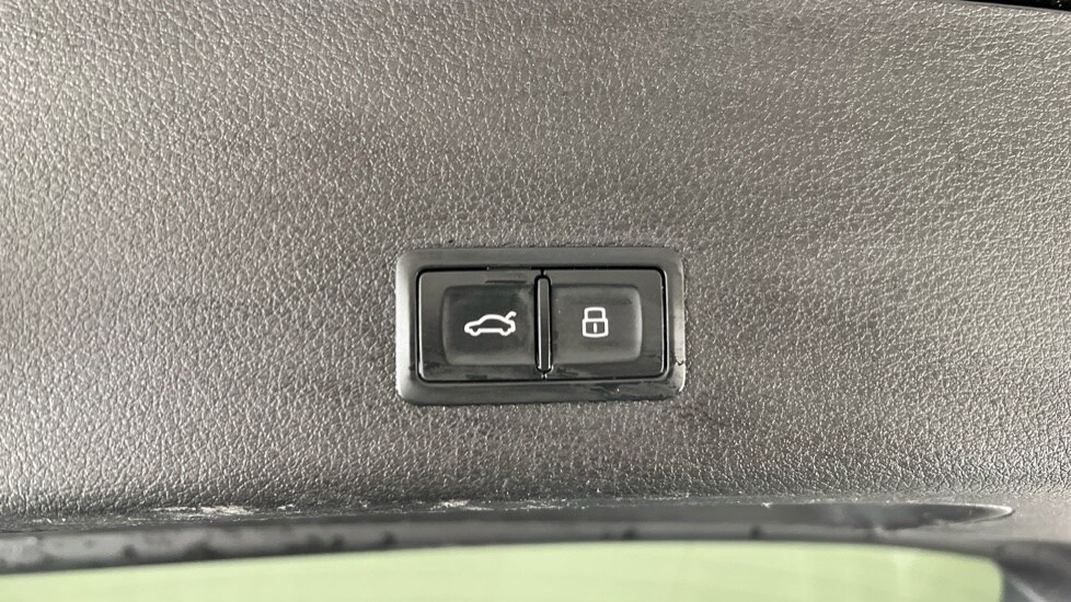 Used Audi e-tron 2021 for sale - 76731471: Photo 42