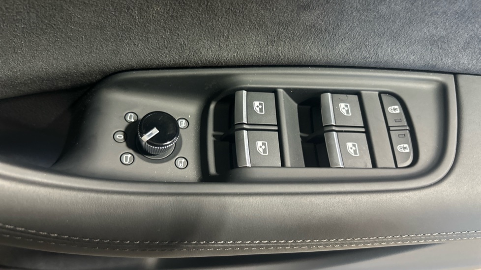 Used Audi RS Q8 2025 for sale - 76788339: Photo 28