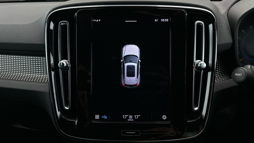 Used Volvo XC40 2021 for sale - 75992970: Photo 32