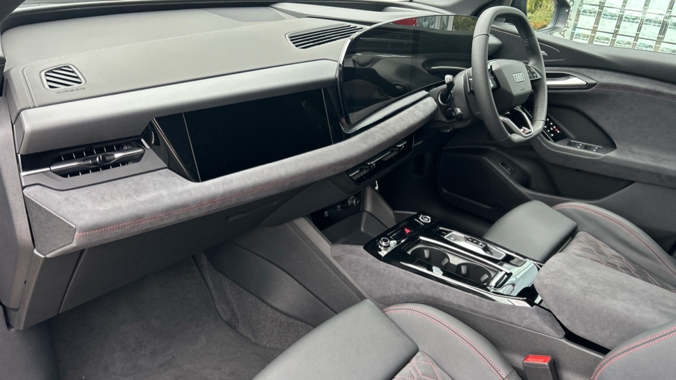 Used Audi Q6 e-tron 2025 for sale - 76415100: Photo 2