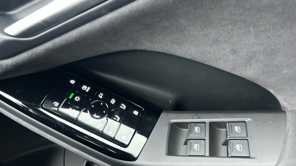 Used Audi Q6 e-tron 2025 for sale - 76415100: Photo 28