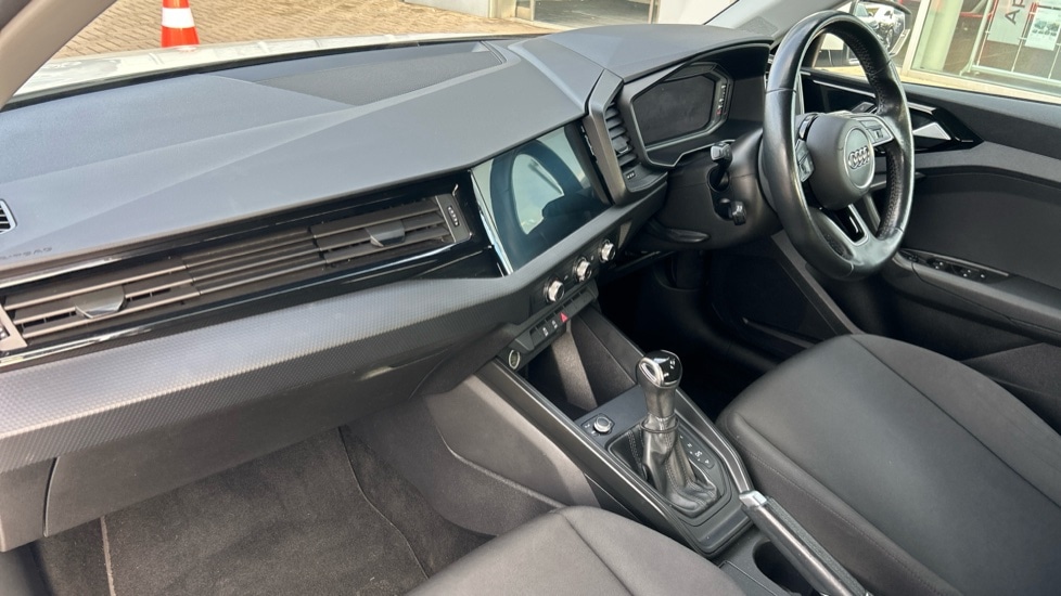 Used Audi A1 2020 for sale - 76507547: Photo 2