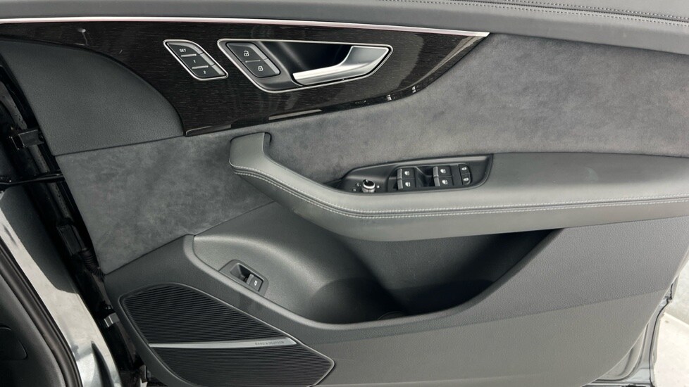 Used Audi Q7 2024 for sale - 76803998: Photo 30