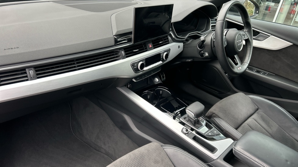 Used Audi A4 2019 for sale - 76966577: Photo 2