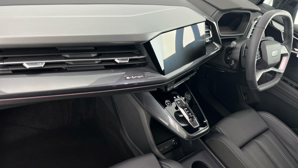 Used Audi Q4 e-tron 2025 for sale - 77043045: Photo 2