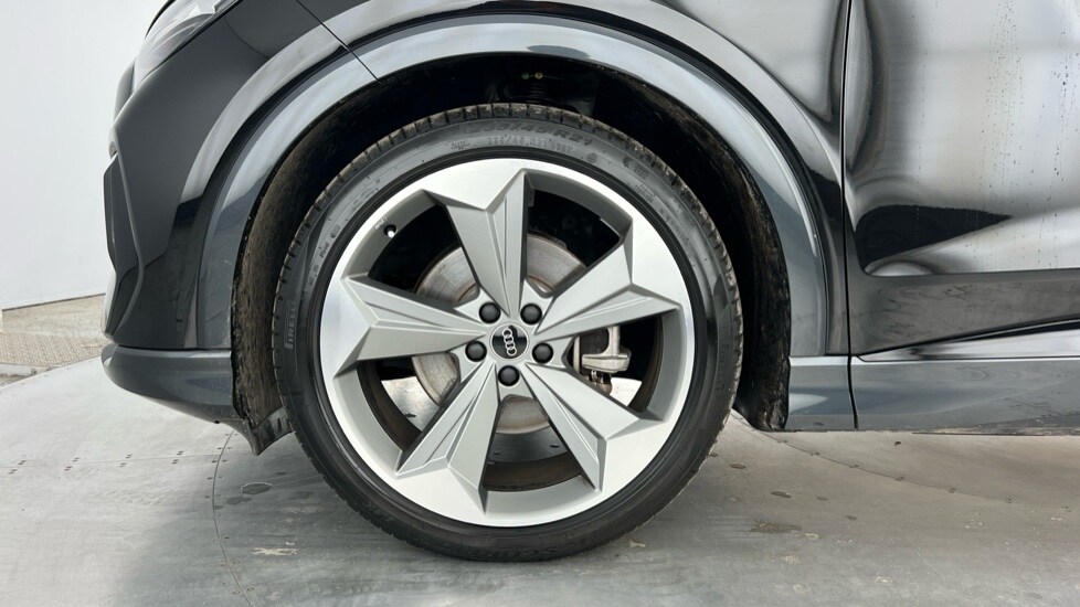 Used Audi Q4 e-tron 2025 for sale - 77043045: Photo 21