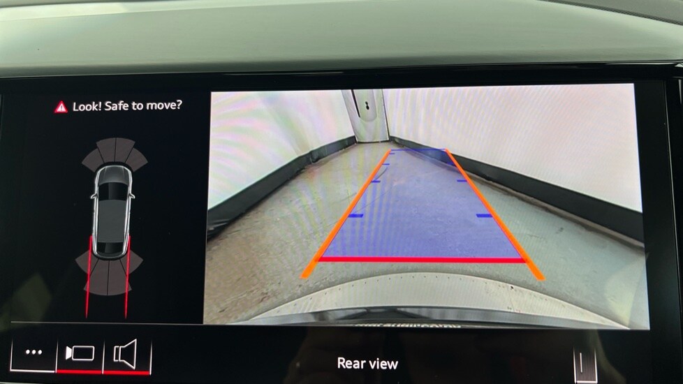 Used Audi Q4 e-tron 2025 for sale - 77043045: Photo 31