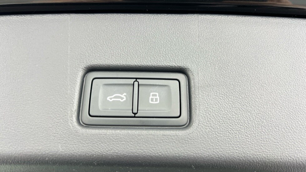 Used Audi Q4 e-tron 2025 for sale - 77043045: Photo 41