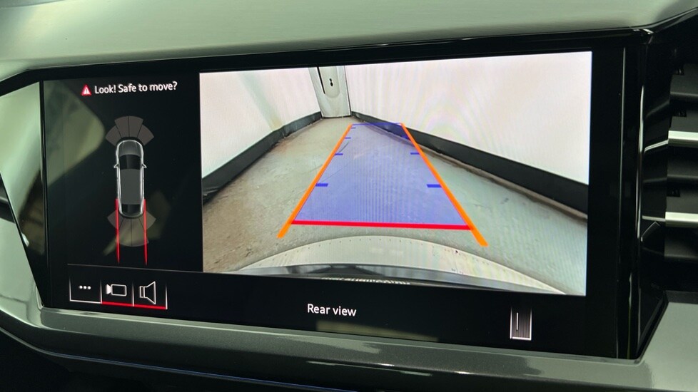 Used Audi Q4 e-tron 2025 for sale - 77043045: Photo 47